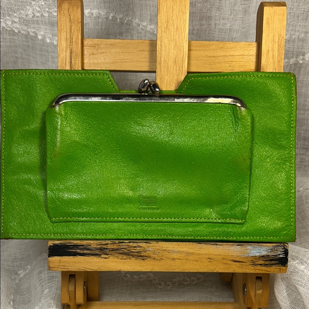 Princess Gardner vintage leather clutch with kisslock coin purse